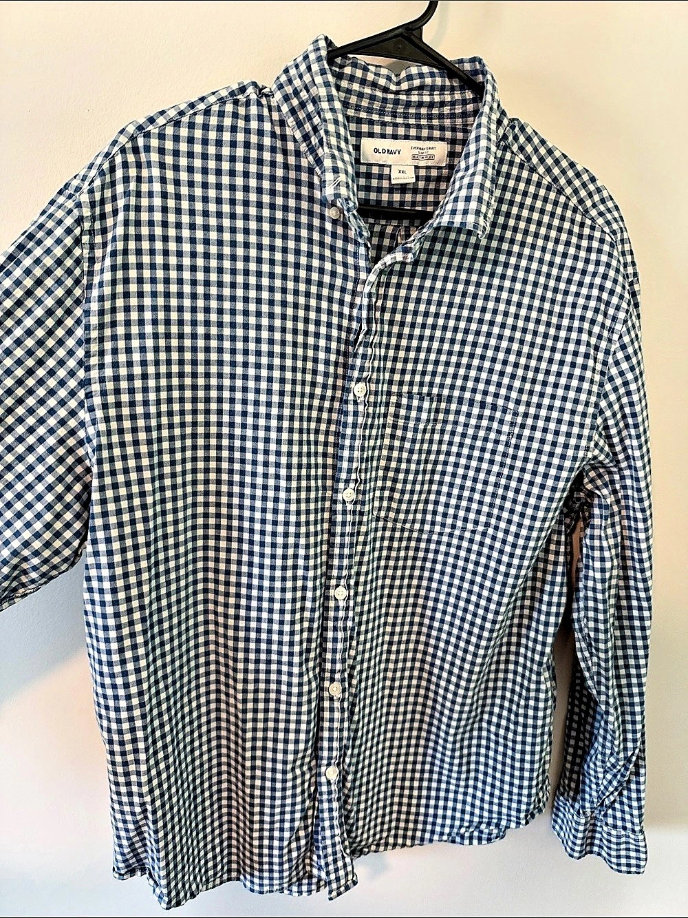 Old Navy Everyday Shirt Slim Fit Built-In Flex Gingham Button Down Blue & White